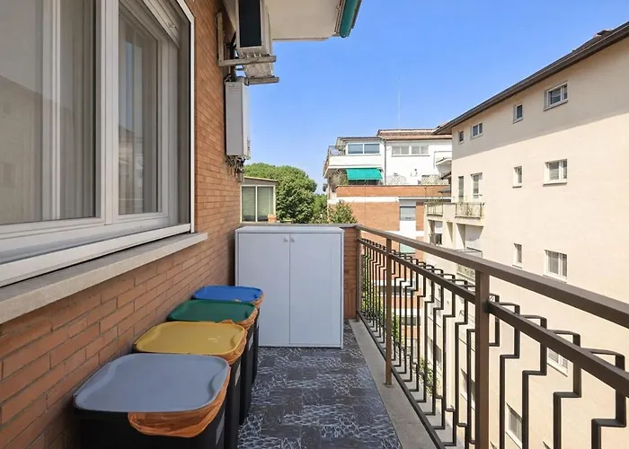 Chic Near Metro B & Colosseum Apartman *